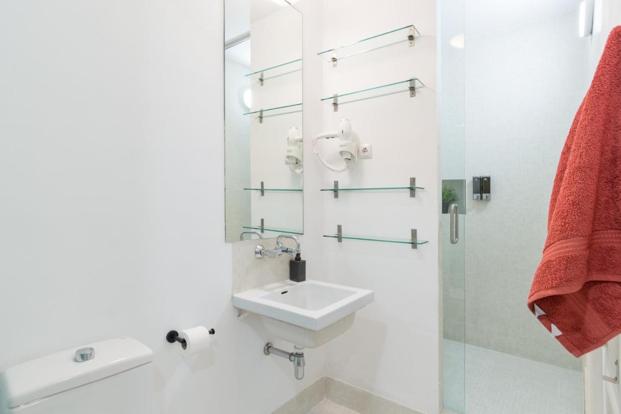 Vip Puerta Del Sol, By Monaro***** Apartman Madrid Kültér fotó